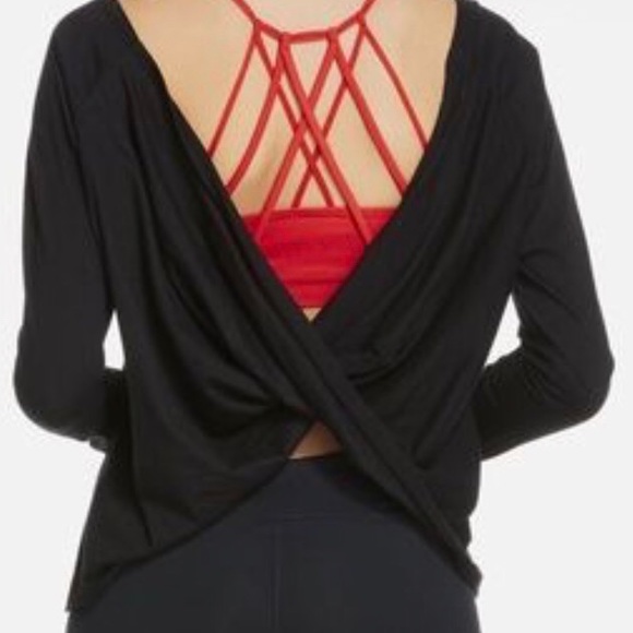 Fabletics Tops - FABLETICS twist work out top